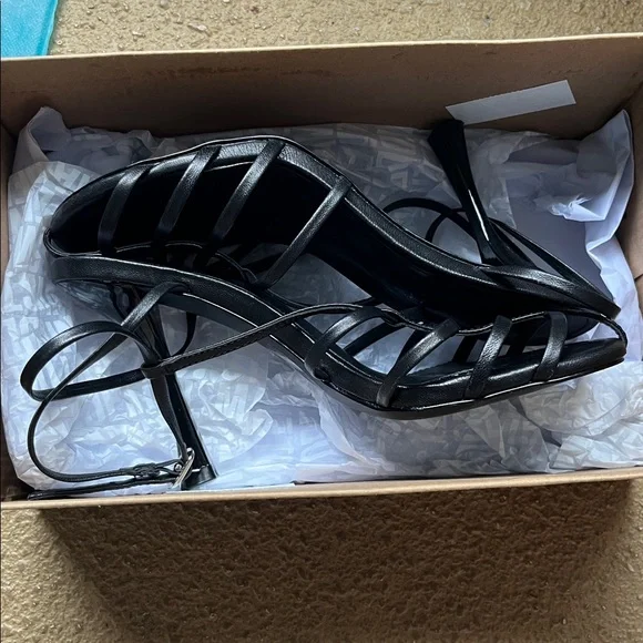 Steve Madden Elegant Black Strappy Heels - Picture 4 of 8